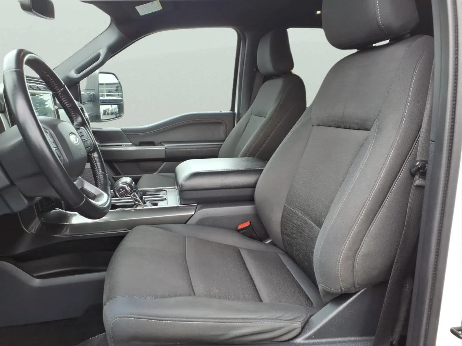 Used 2022 Oxford White Ford XLT image 15