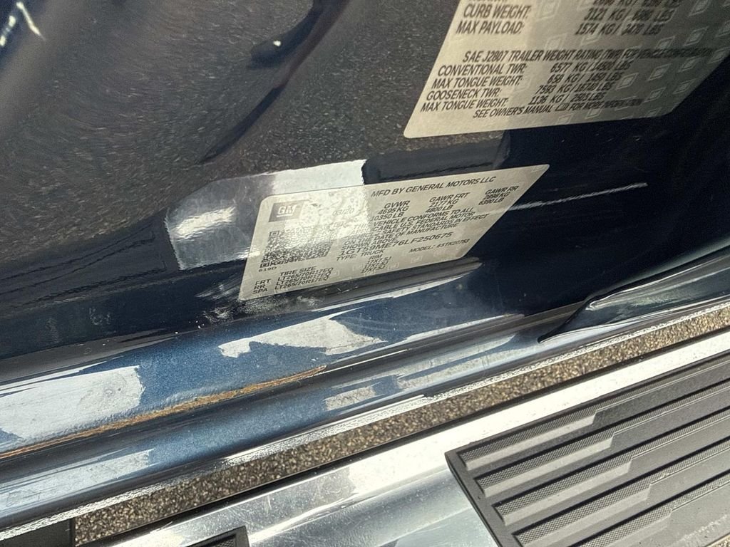 Used 2020 Blue GMC SLE image 19