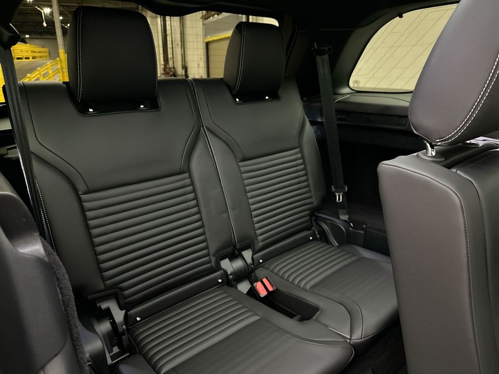 Used 2025 Fuji White Land Rover S image 20