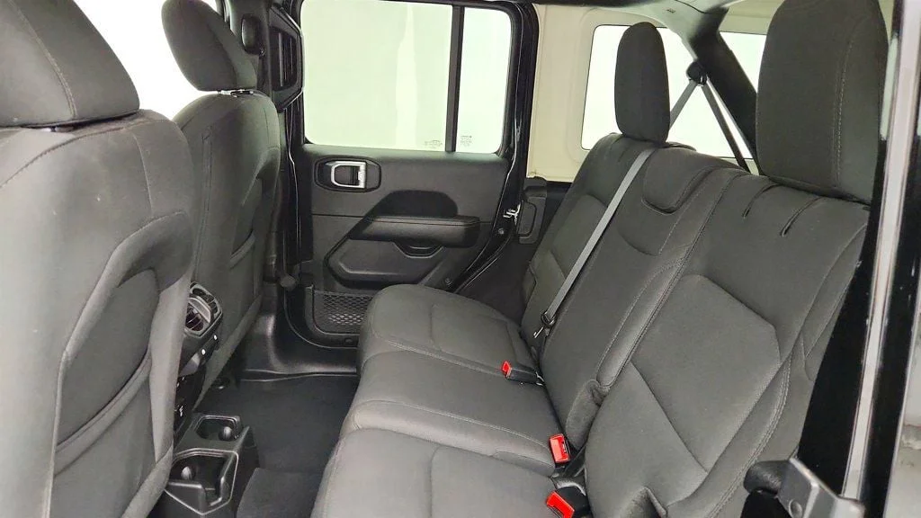 Used 2022 Black Clearcoat Jeep Unlimited Sahara 4x4 w/ Hardtop & Trailer Tow Group image 20