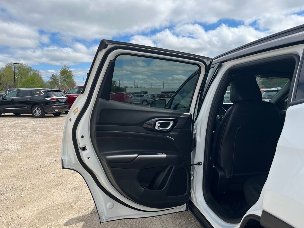 Used 2025 Bright White Clearcoat Jeep Trailhawk image 28