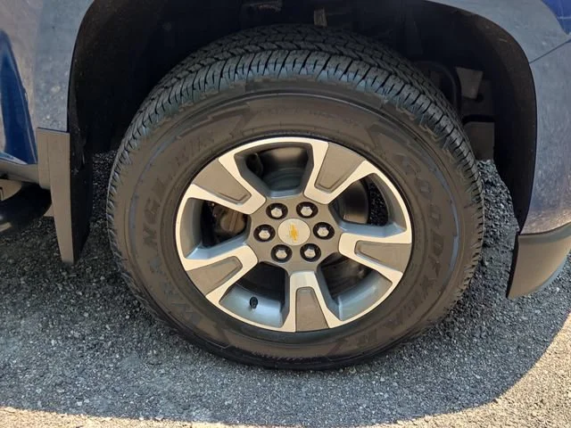 Used 2019 PACIFIC BLUE METALLIC Chevrolet 4WD Z71 image 12