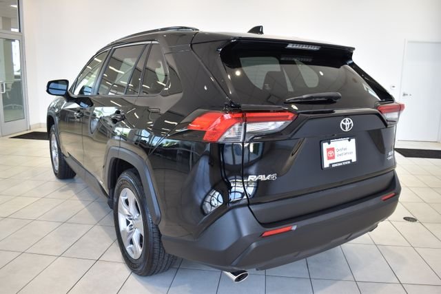 2025 Toyota RAV4 XLE - Photo 6