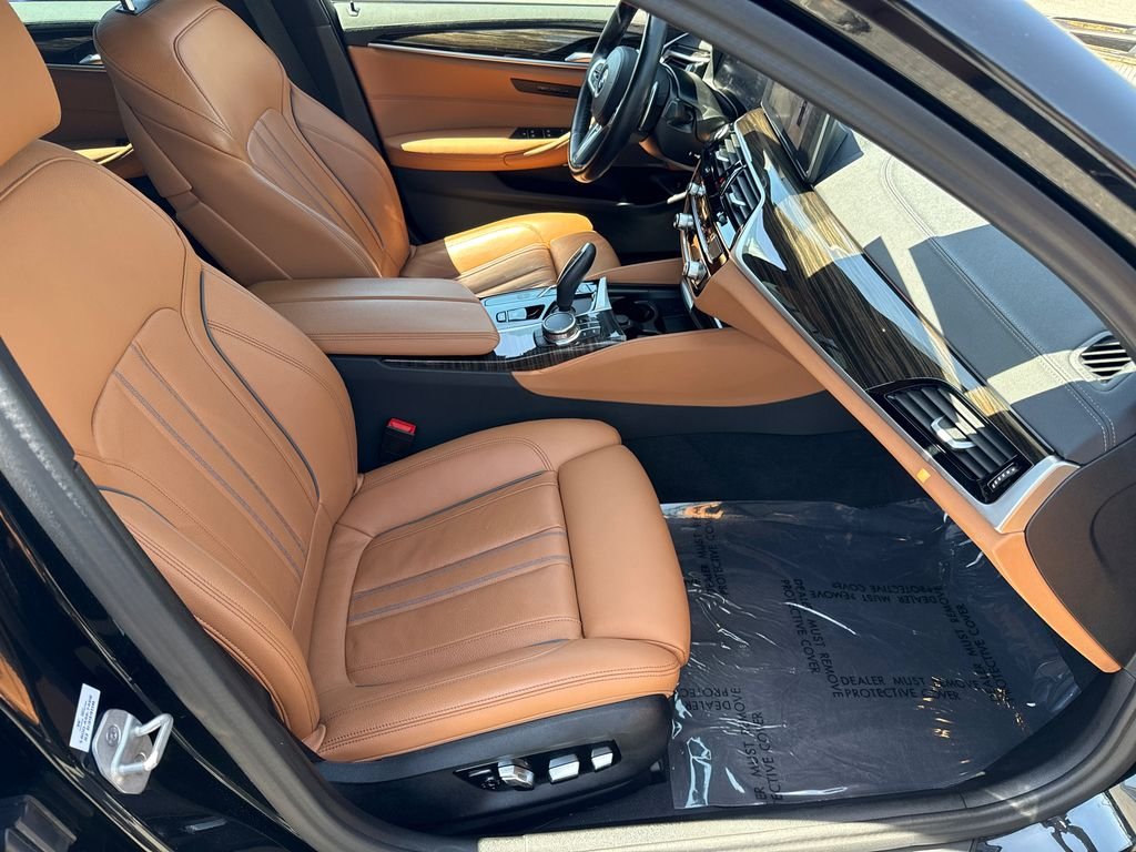 Used 2023 Black BMW M550i xDrive image 13