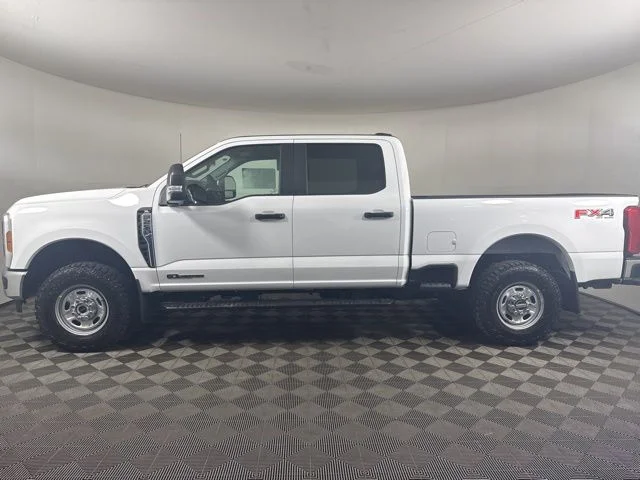 New 2026 Oxford White Ford XL image 7