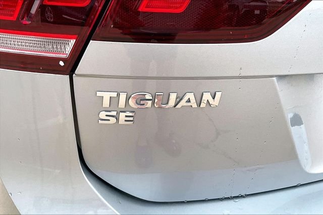 Used 2021 Silver Volkswagen 2.0T SEL image 32