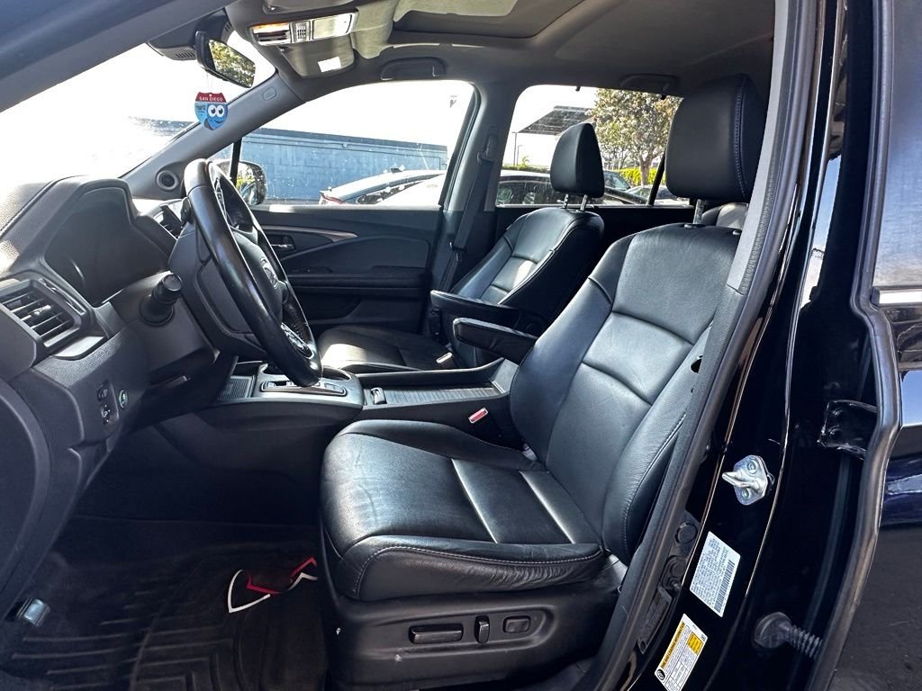 Used 2022 Black Honda Special Edition image 19