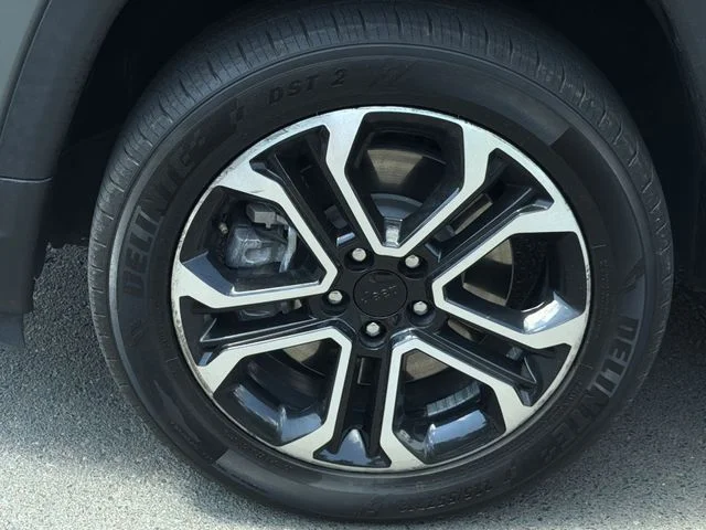 Used 2024 Gray Jeep Limited image 8