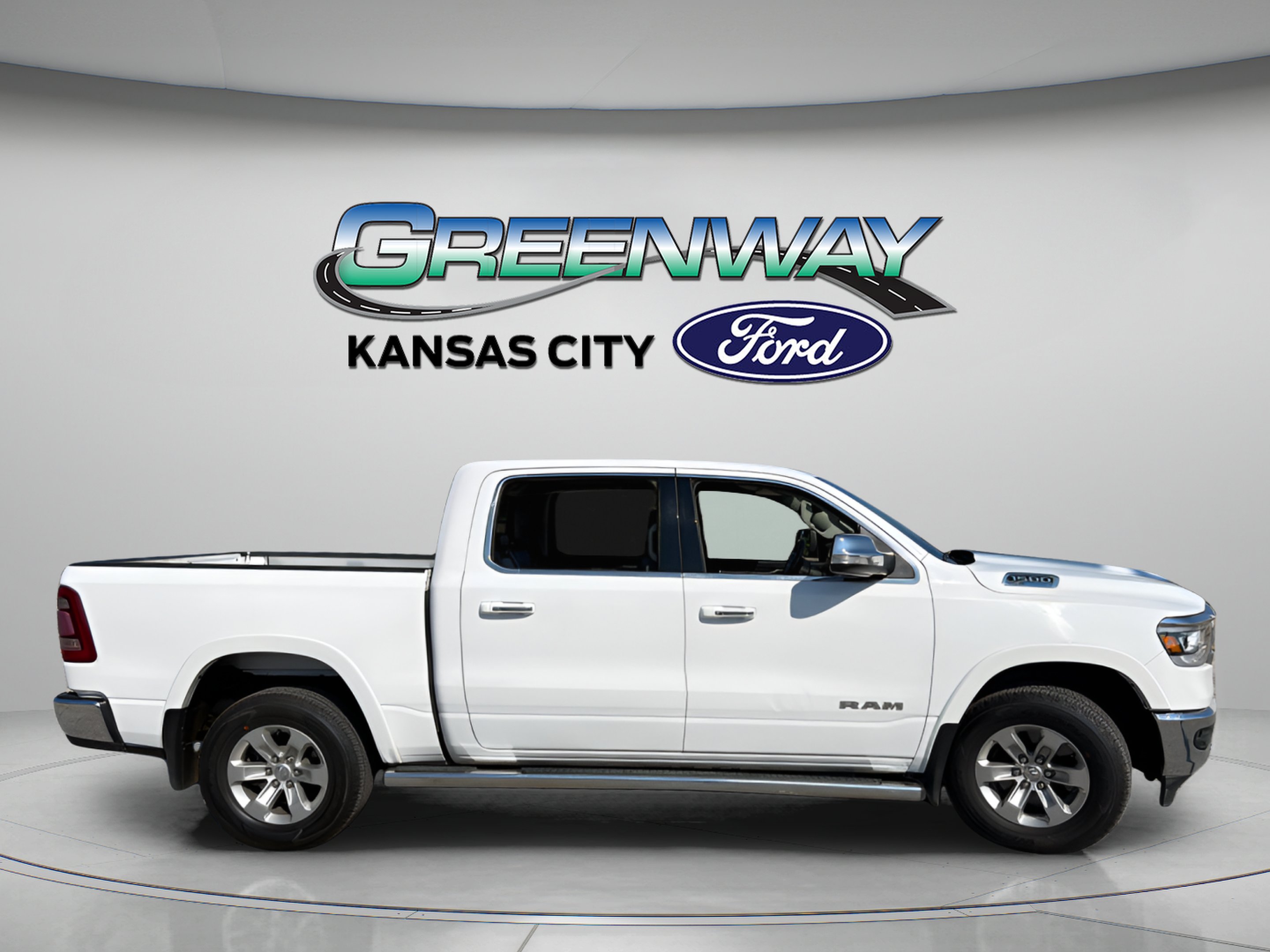 Used 2022 Bright White Clearcoat Ram Laramie image 9