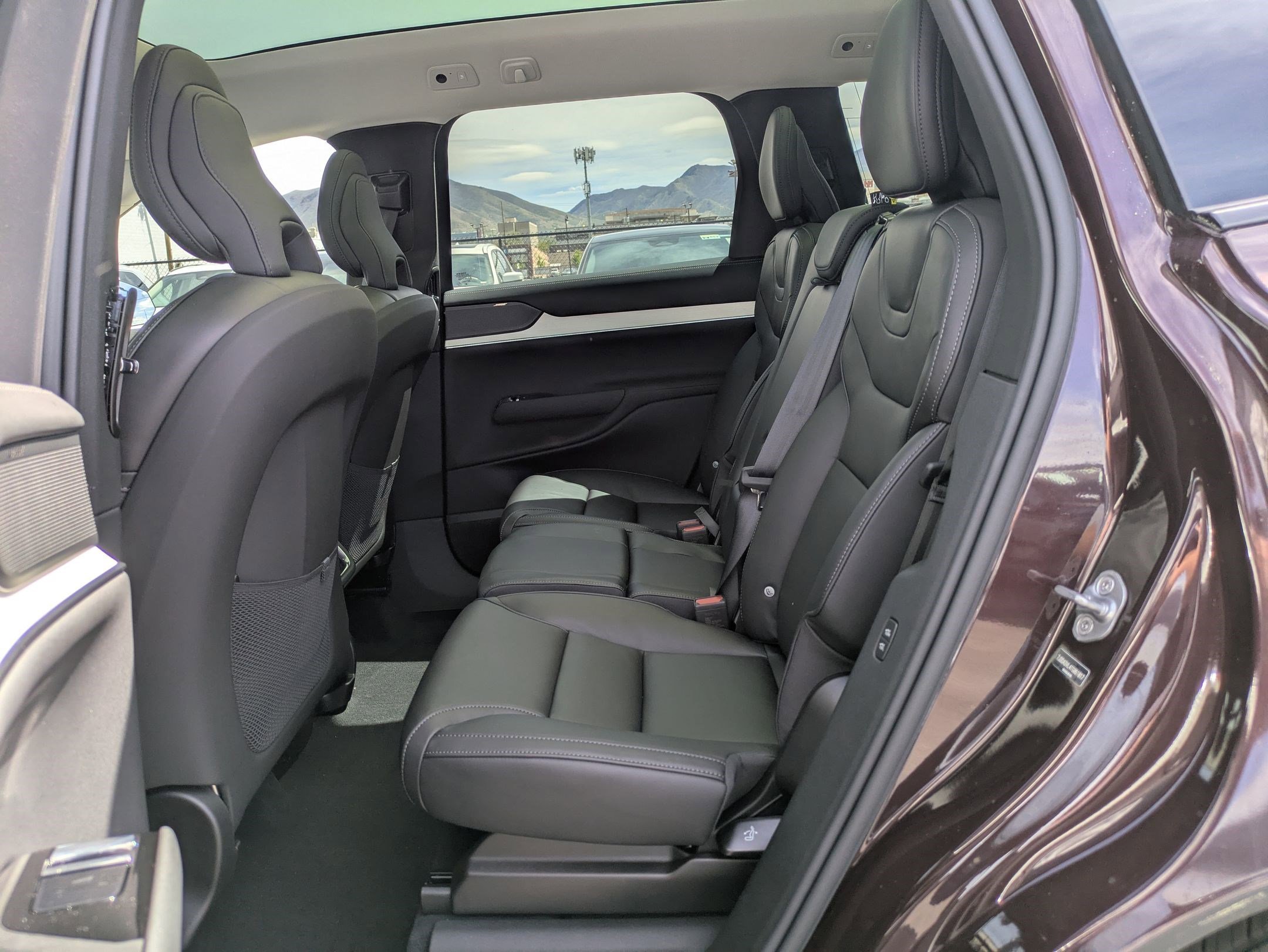 New 2026 Mulberry Red Volvo Ultra image 15