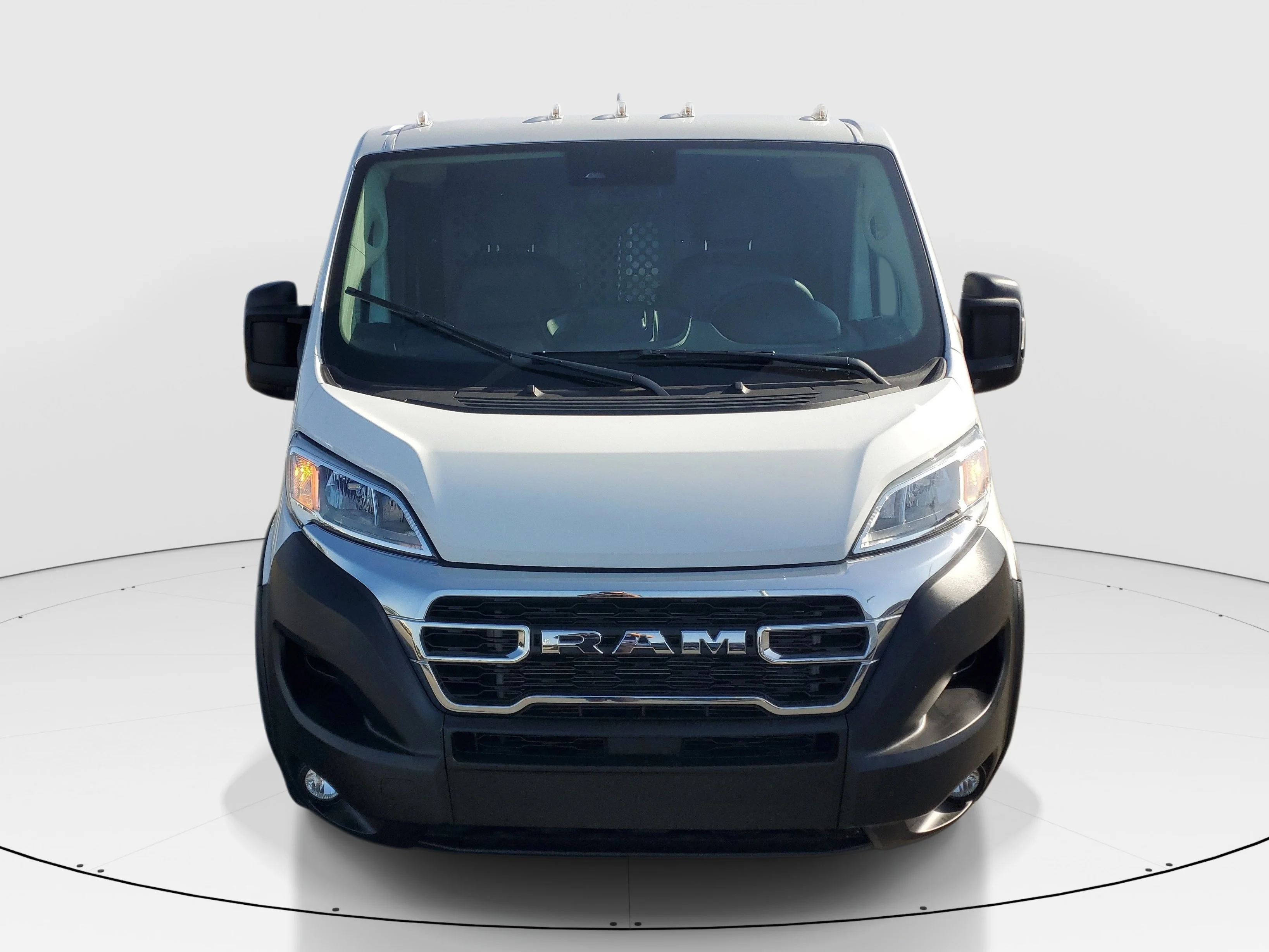 Used 2025 White Ram Base image 9