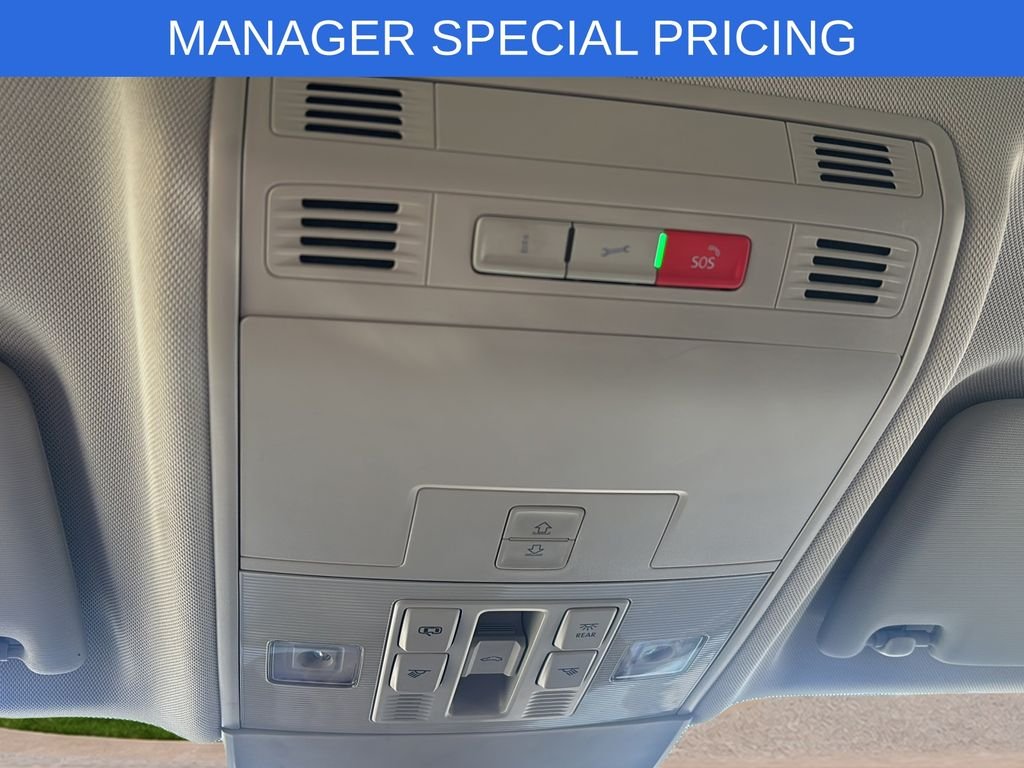Used 2022 Gray Volkswagen 1.5T SEL image 31