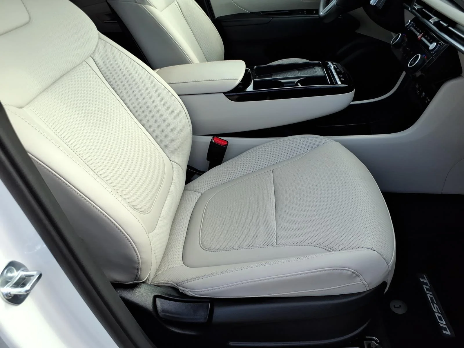 Used 2026 Creamy White Pearl Hyundai SEL Convenience image 18