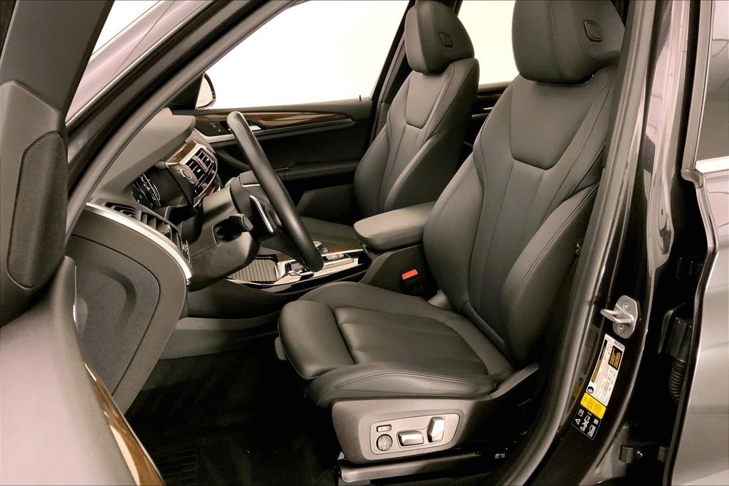 Used 2019 Dark Graphite Metallic BMW  image 13