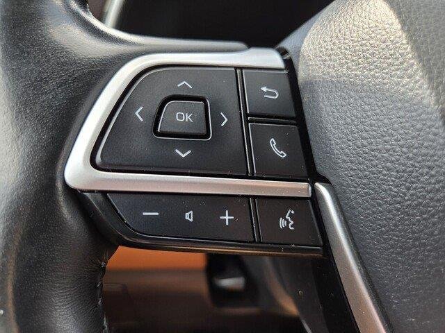 Used 2022 Opulent Amber Toyota Platinum image 13