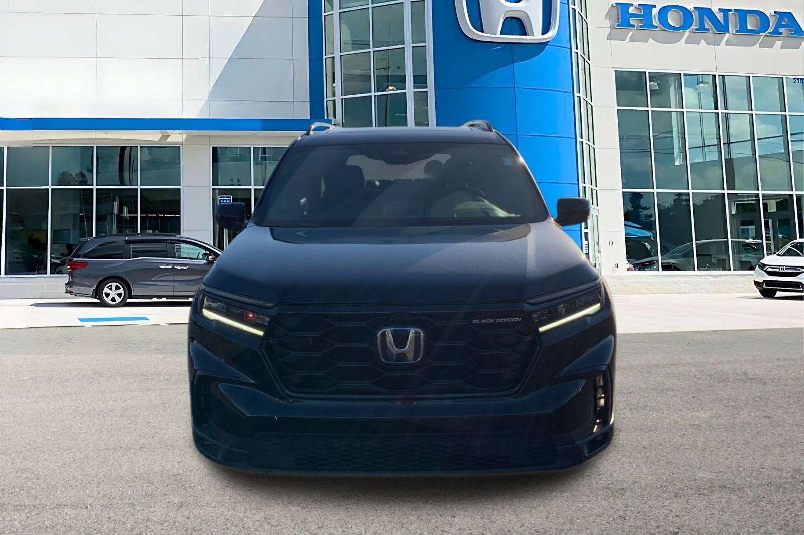 Certified Used 2025 Black Honda Black Edition image 8