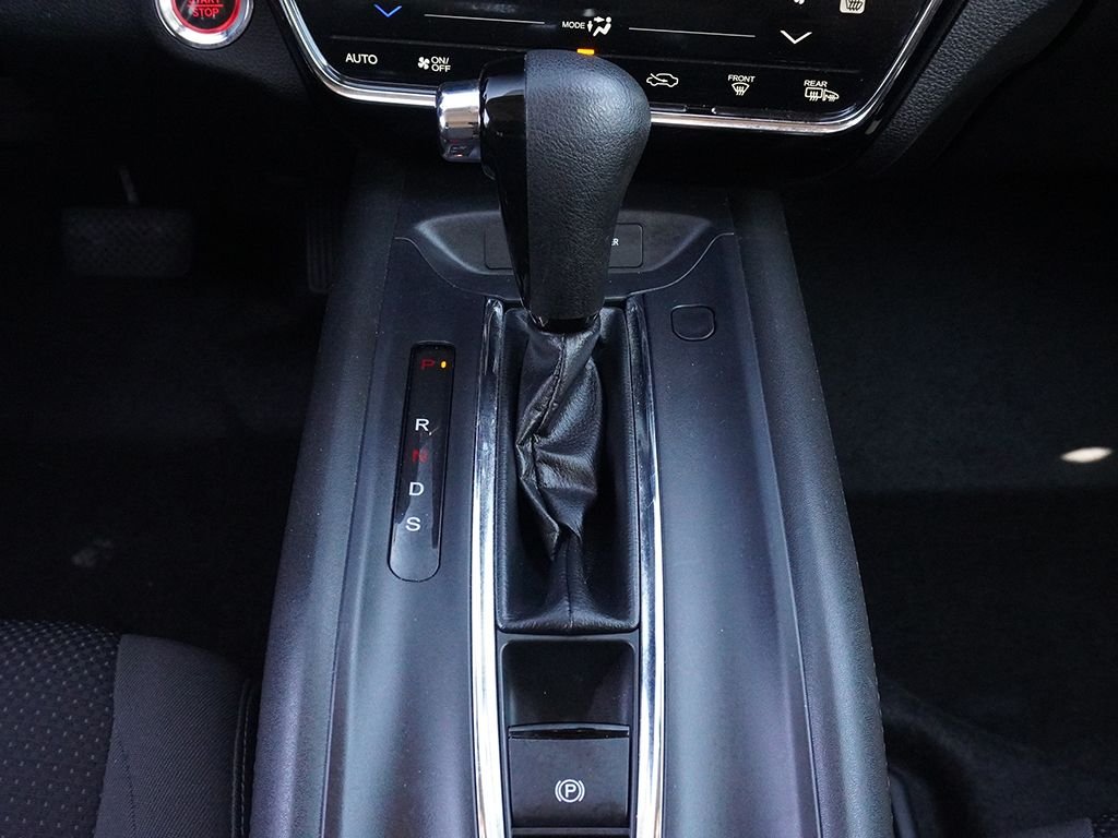 Used 2021 White Honda EX image 45