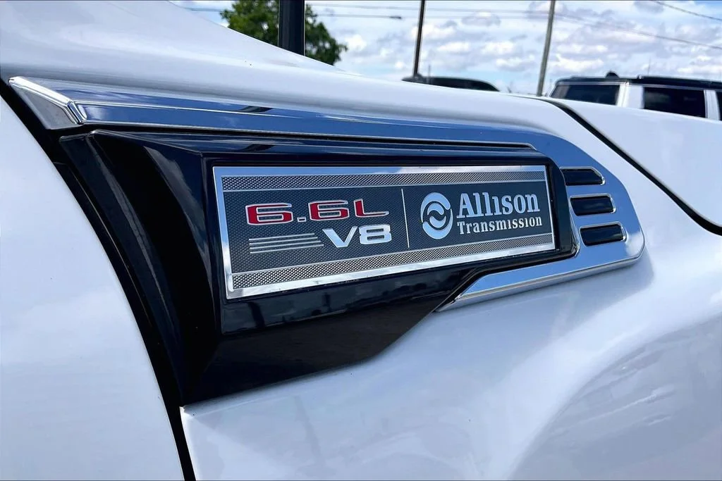 Used 2024 Summit White GMC SLE image 21