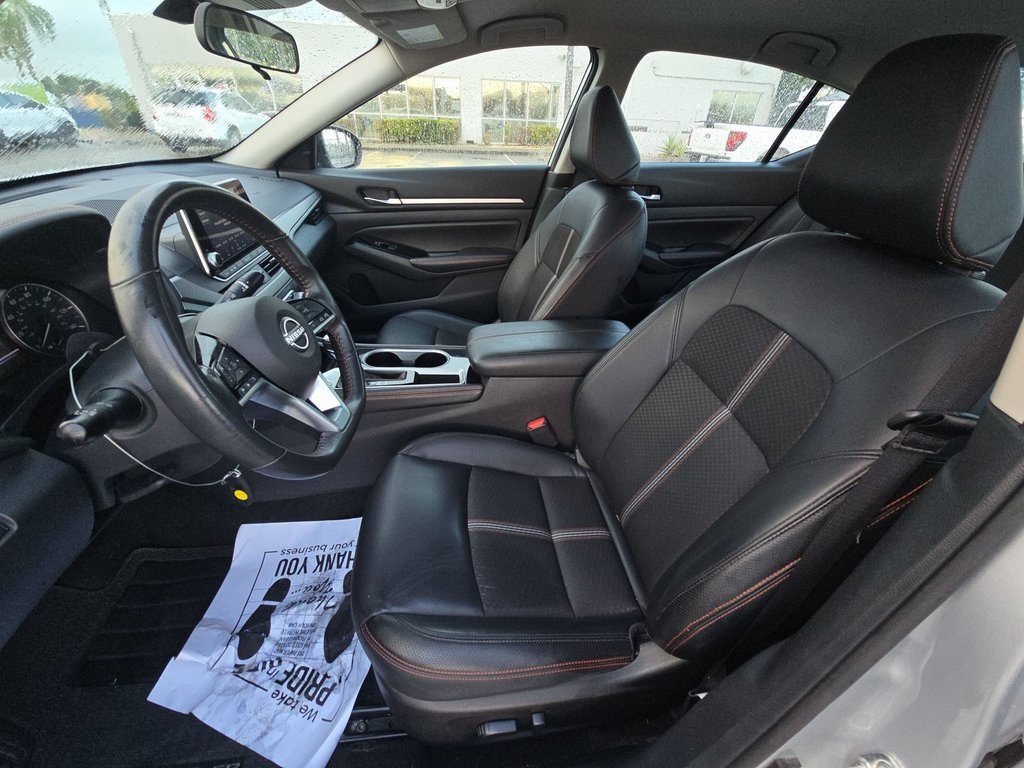 2024 Nissan Altima 2.5 SR photo 2