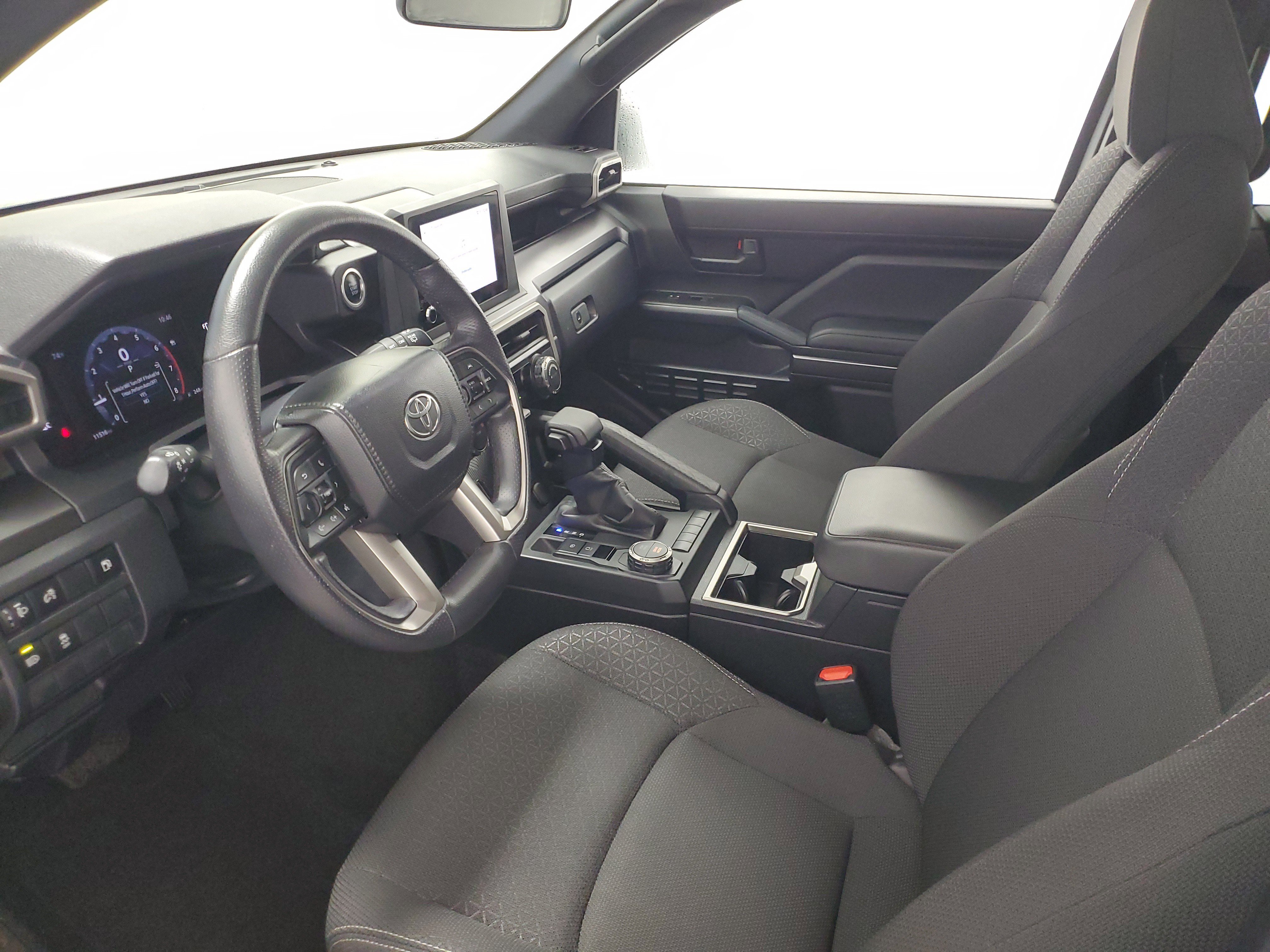 Used 2025 White Toyota SR5 image 17