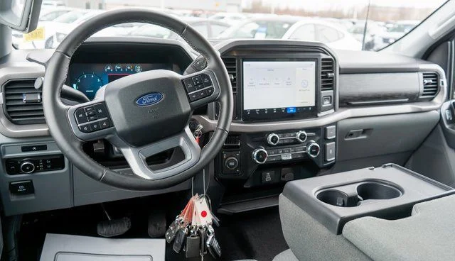 Used 2025 Black Ford XLT image 10