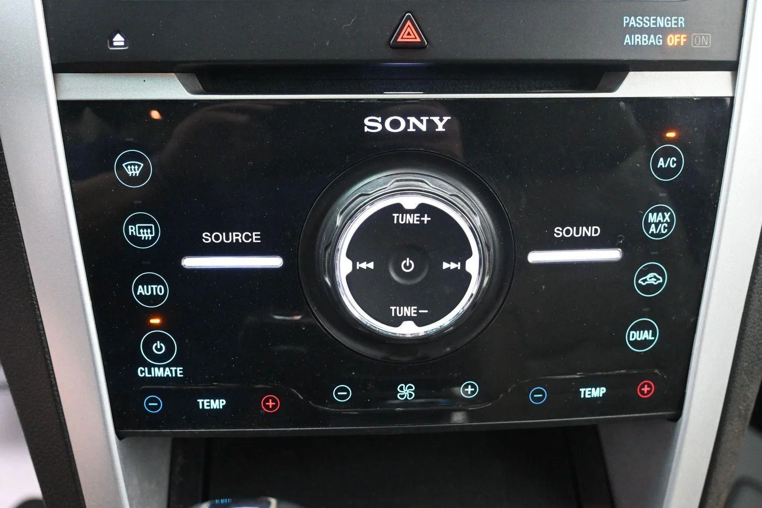 Used 2015 Tuxedo Black Metallic Ford Limited image 27