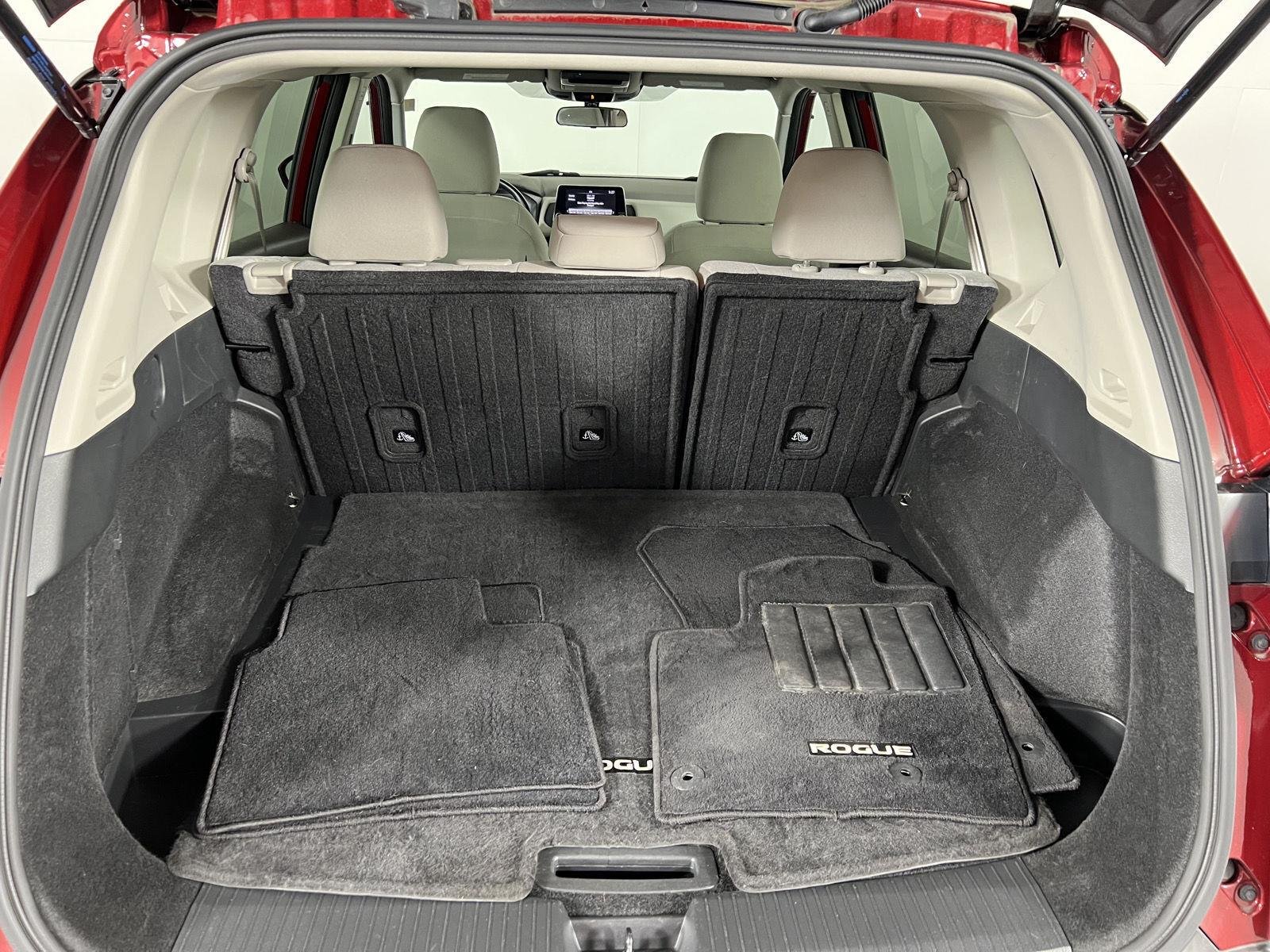 Used 2023 Scarlet Ember Tintcoat Nissan SV image 8