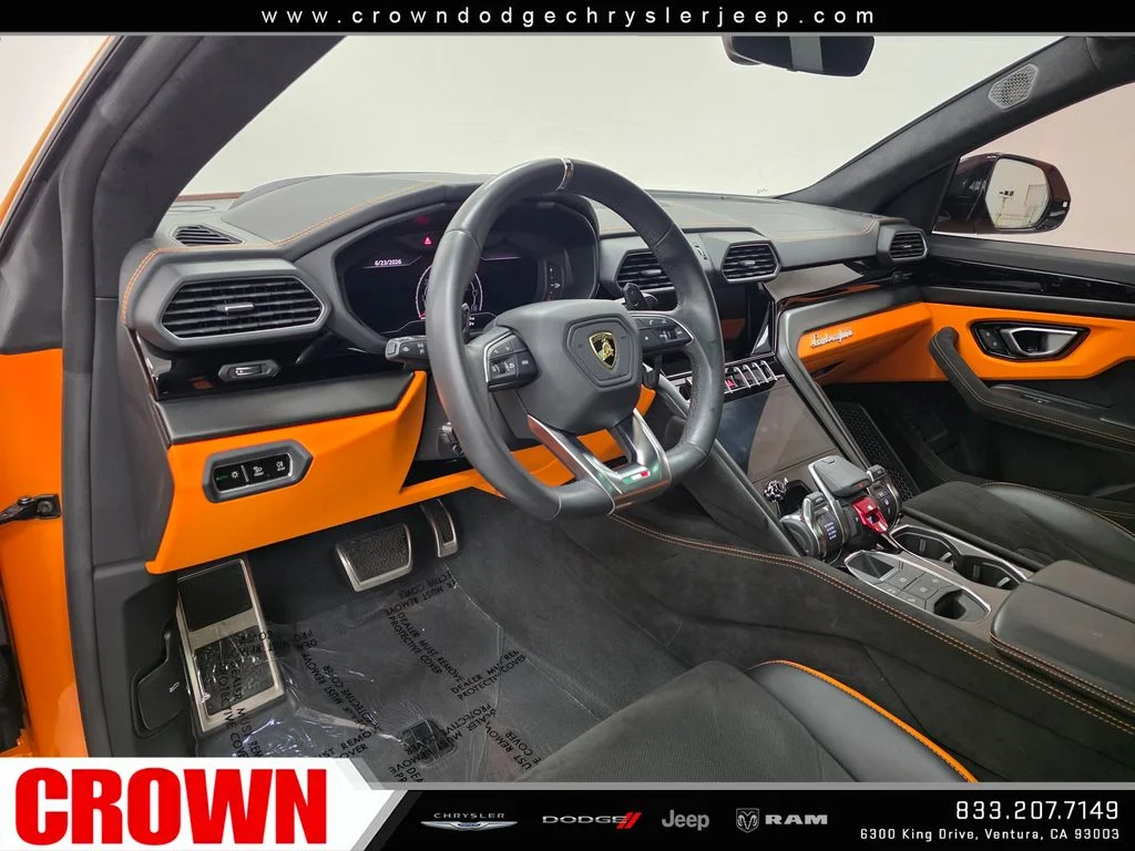 Used 2024  Lamborghini S image 40