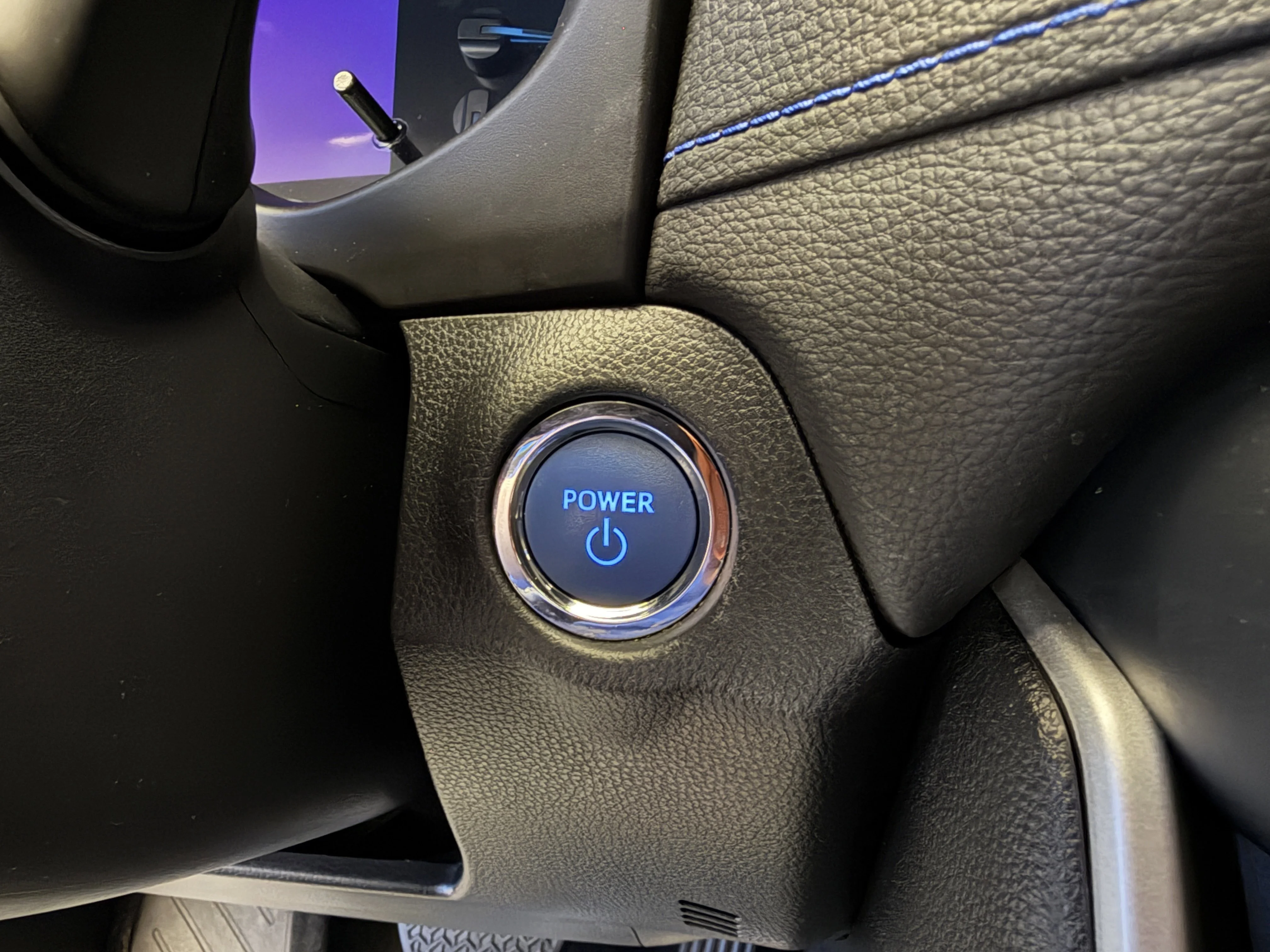 Used 2022 Blizzard Pearl/Midnight Black Metallic Toyota Hybrid XSE image 19