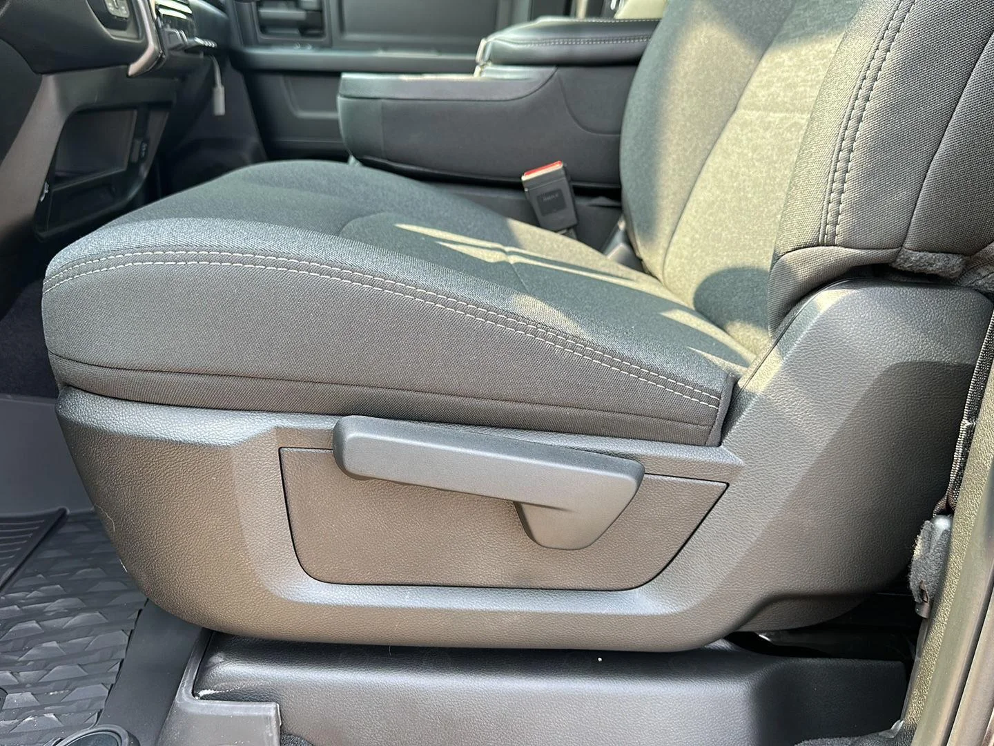 New 2026 Granite Crystal Metallic Clearcoat Ram Warlock image 15