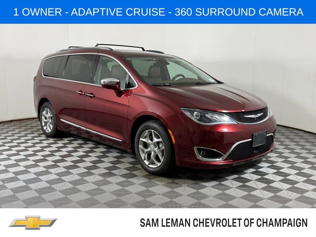 2017 Chrysler Pacifica Limited's photo
