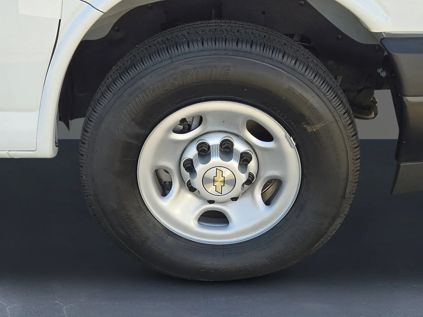 2025 Chevrolet Express Cargo Work Van - Photo 16