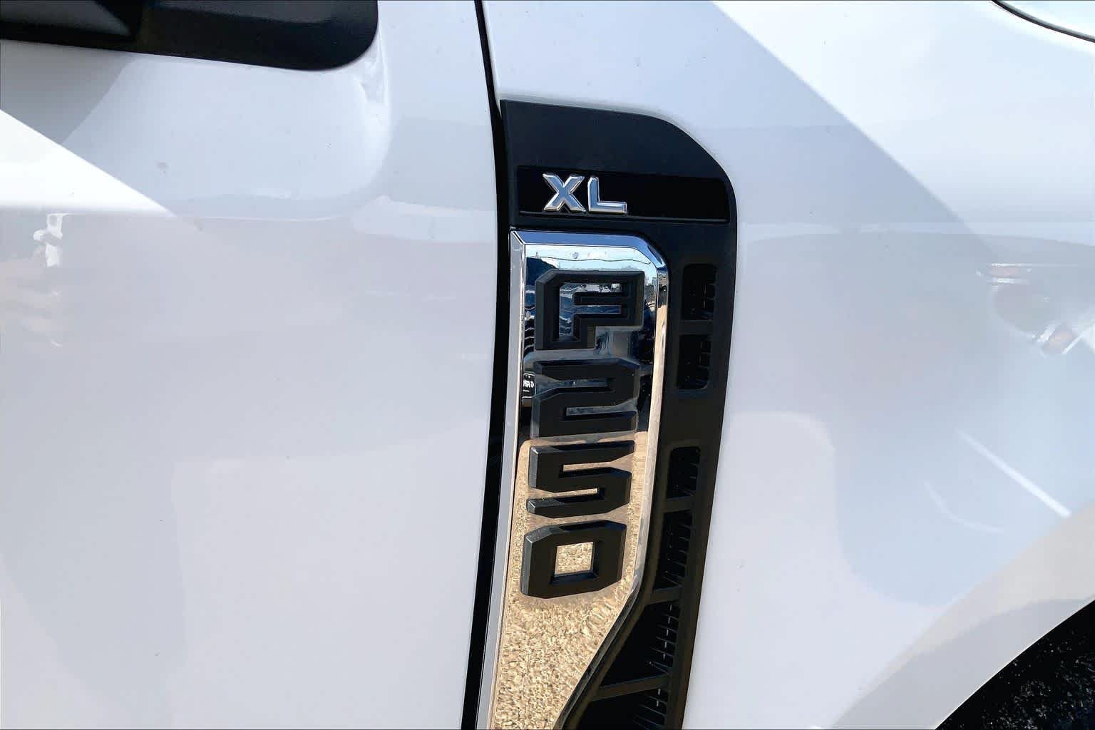 Used 2024 Oxford White Ford XL image 10