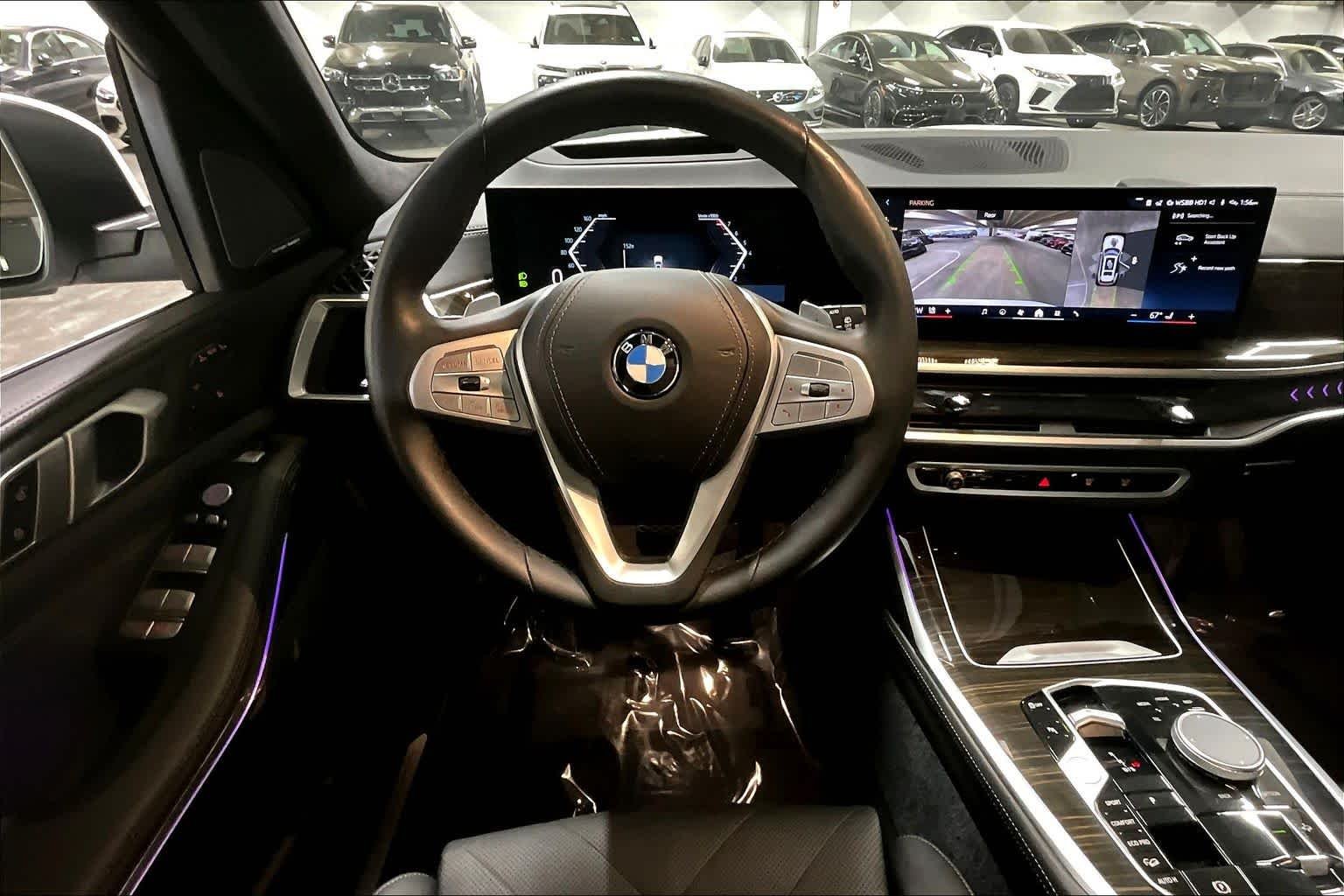 Used 2024 Mineral White Metallic BMW xDrive40i image 6