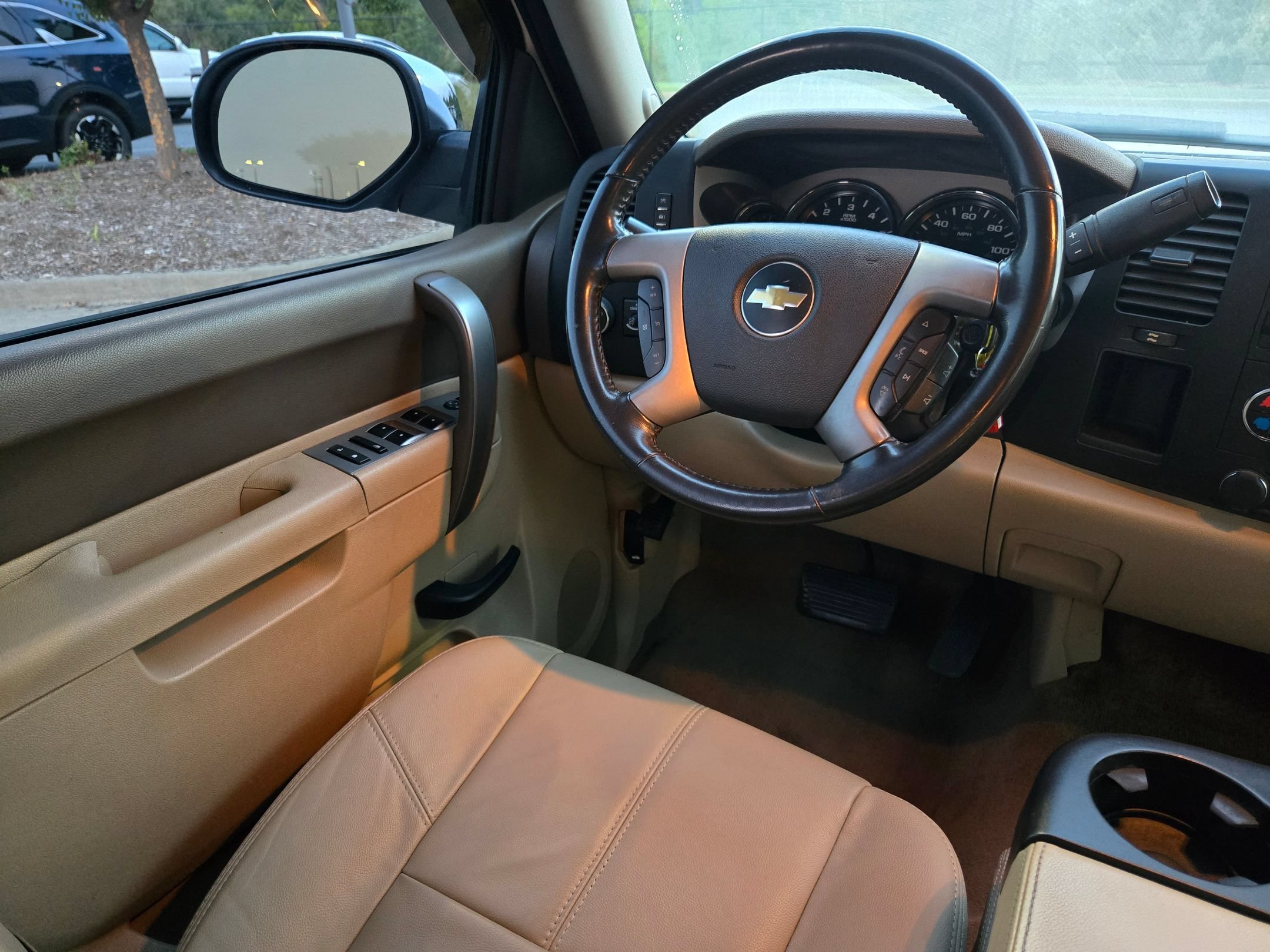 Used 2012 Summit White Chevrolet LT image 9