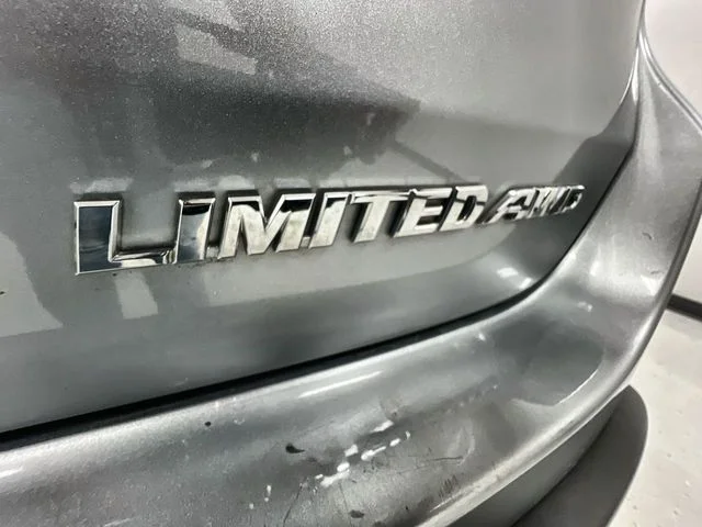 Used 2016 Silver Toyota Limited image 33