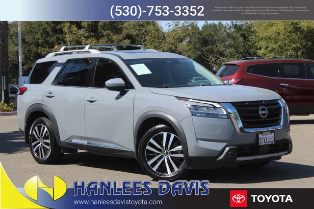 2023 Nissan Pathfinder Platinum