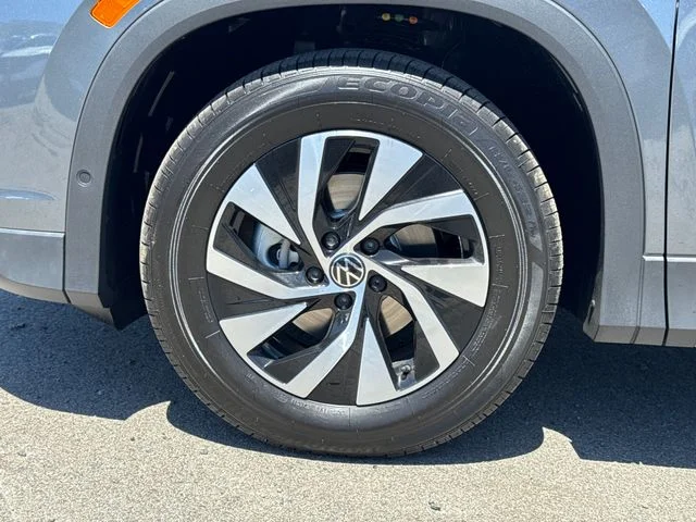 New 2026 Platinum Gray Metallic Volkswagen 2.0T S image 9