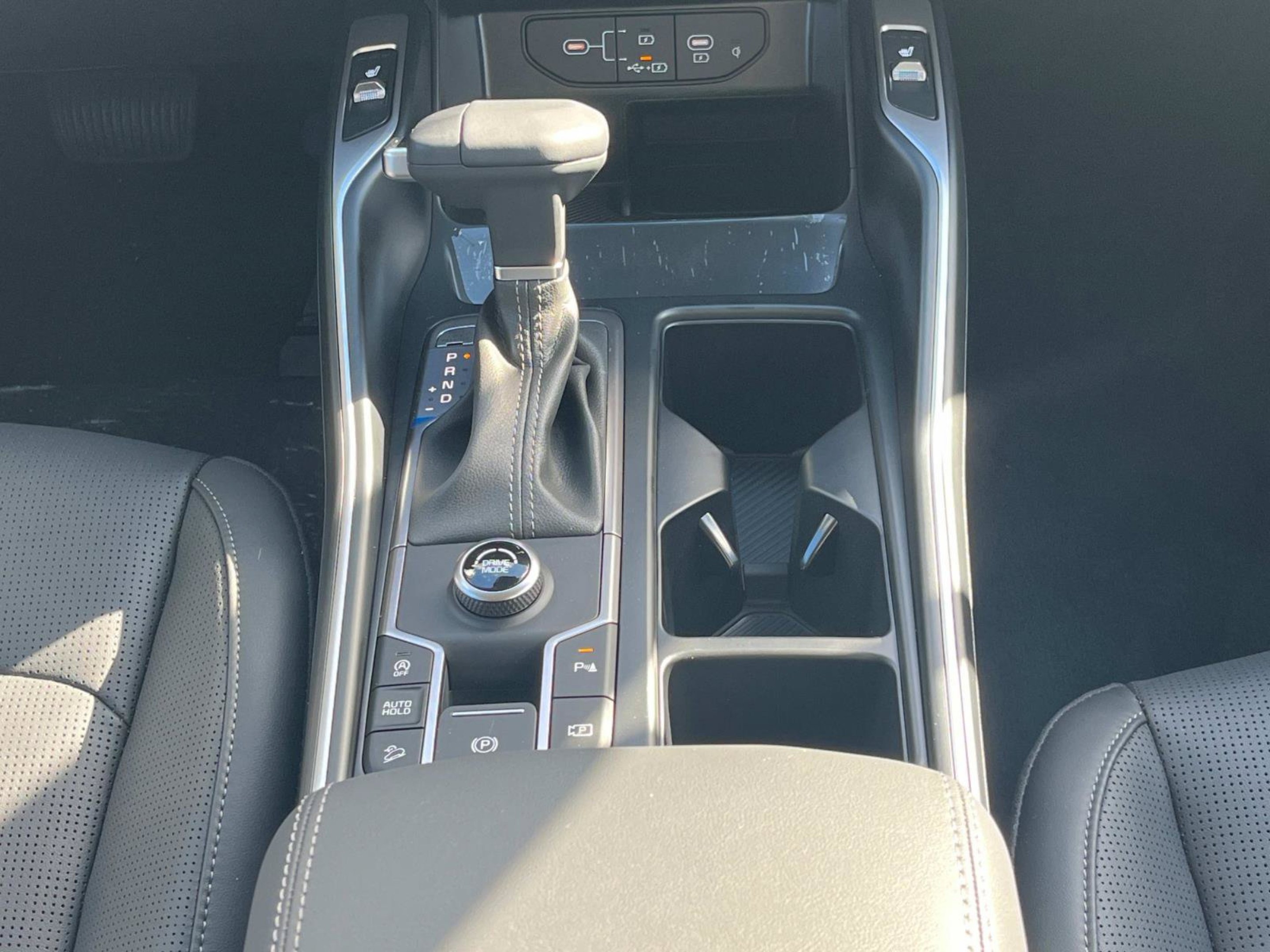 2025 Kia Sorento S - Photo 13