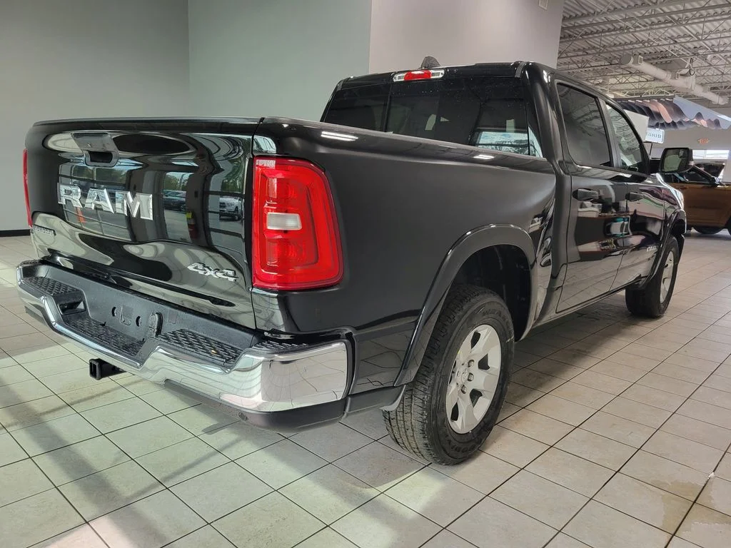 New 2026 Diamond Black Crystal Pearl-Coat Exterior Paint RAM Big Horn/Lone Star image 6