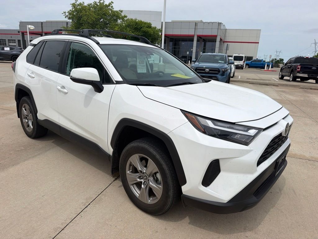Used 2023 White Toyota XLE image 3