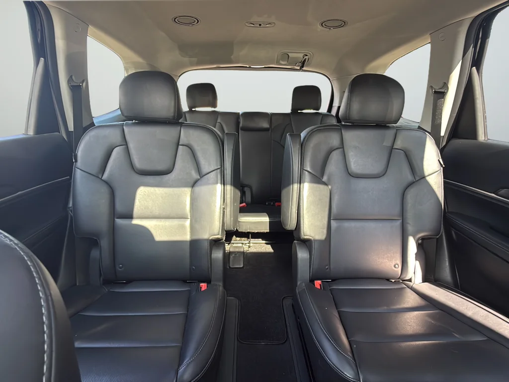 Used 2025 Black Kia S image 46