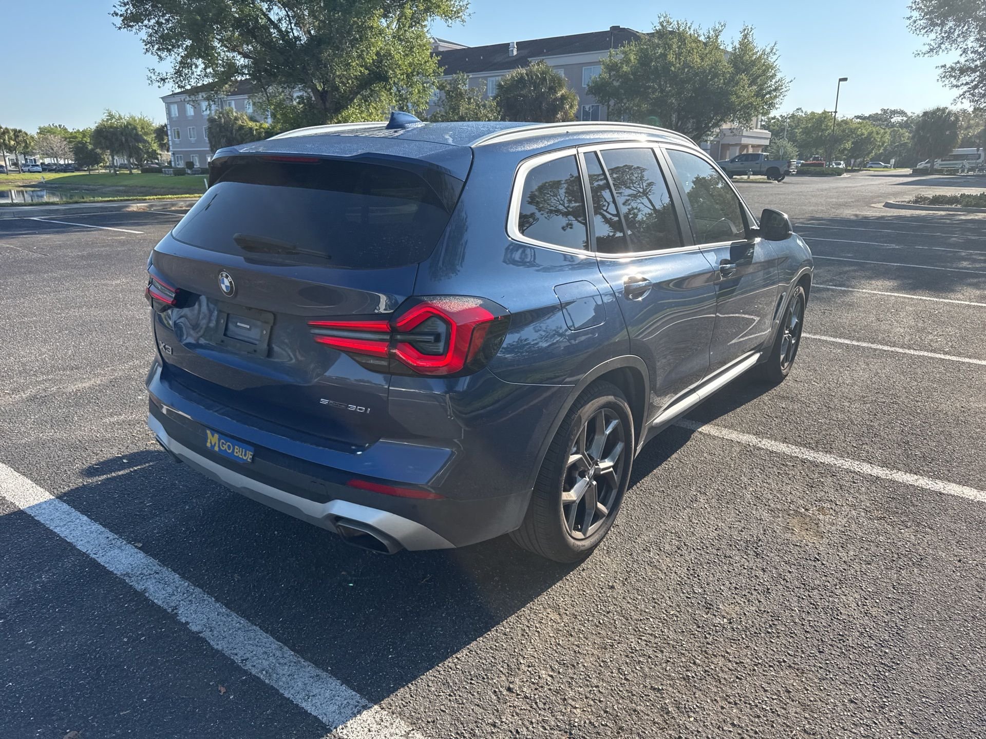 View vehicle photo 5