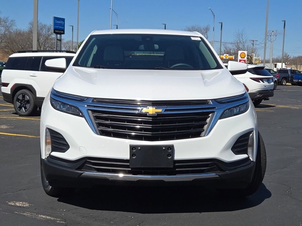 Used 2023 White Chevrolet LT image 4