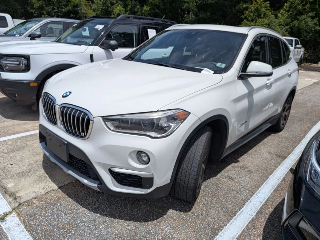 Used 2016 White BMW xDrive28i image 1