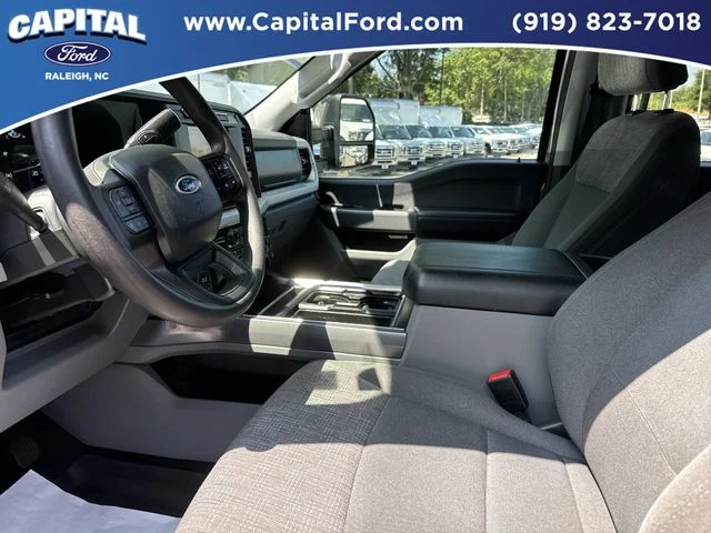 Used 2024 Silver Ford XLT image 19