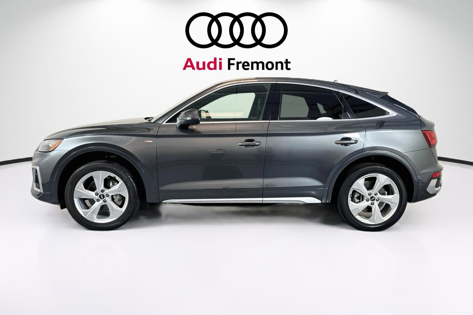 Used 2023 Daytona Gray Pearl Effect Audi S line Premium image 1