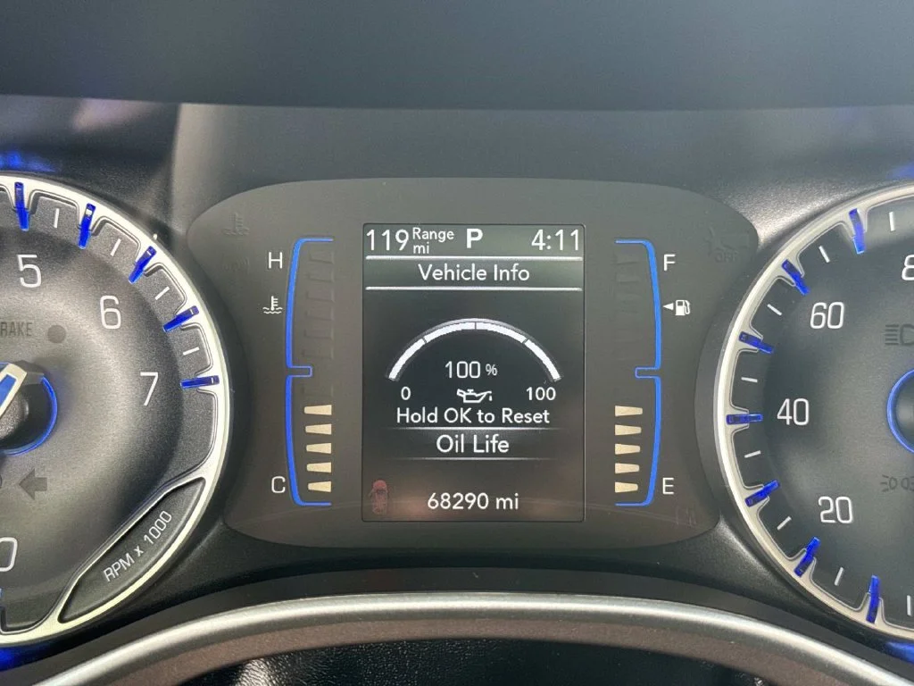 Used 2023 Black Chrysler LX image 49