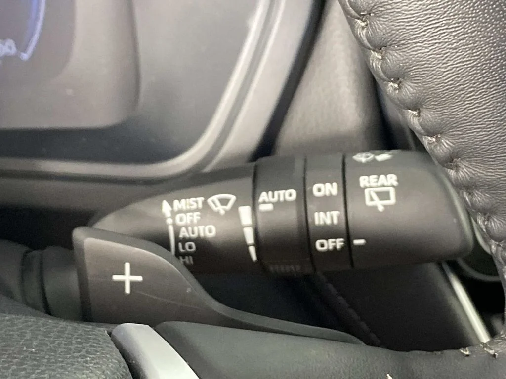 Used 2025 Cloud Toyota Platinum image 19