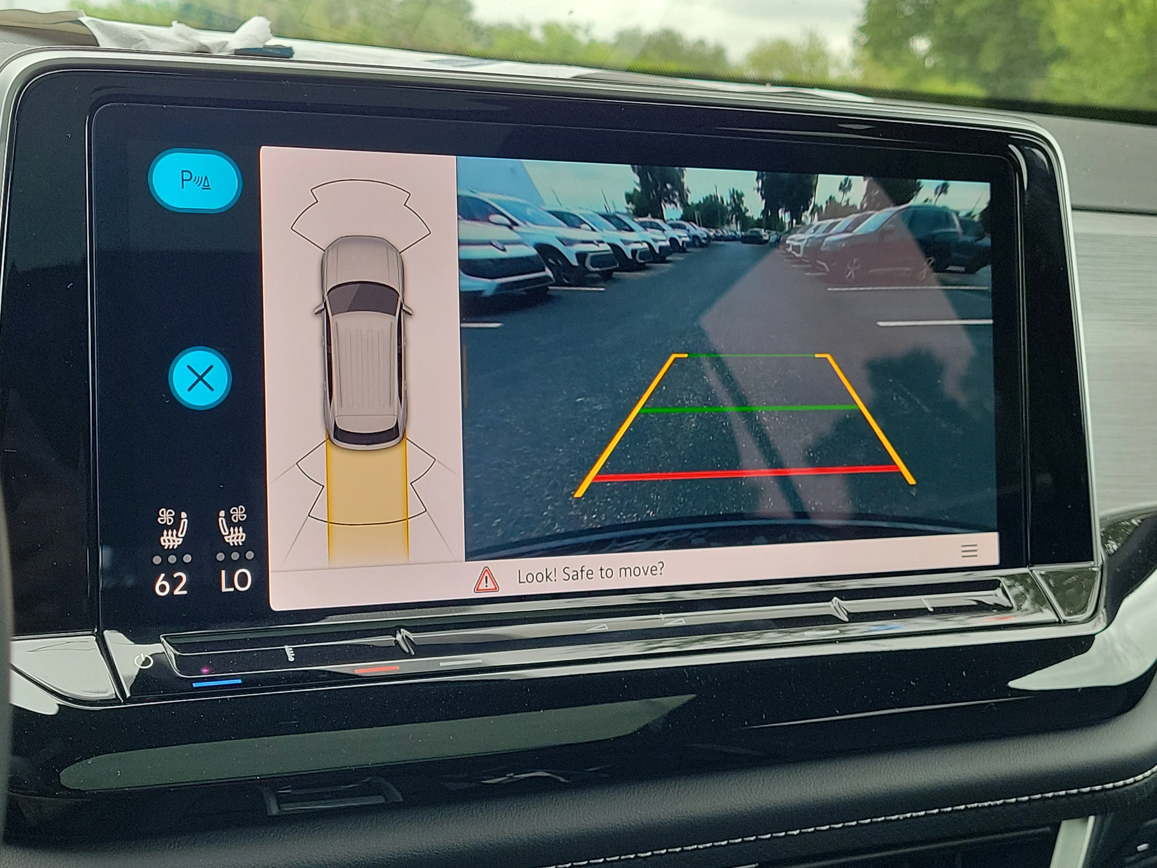 New 2026 Black Volkswagen 2.0T SE w/Technology image 25